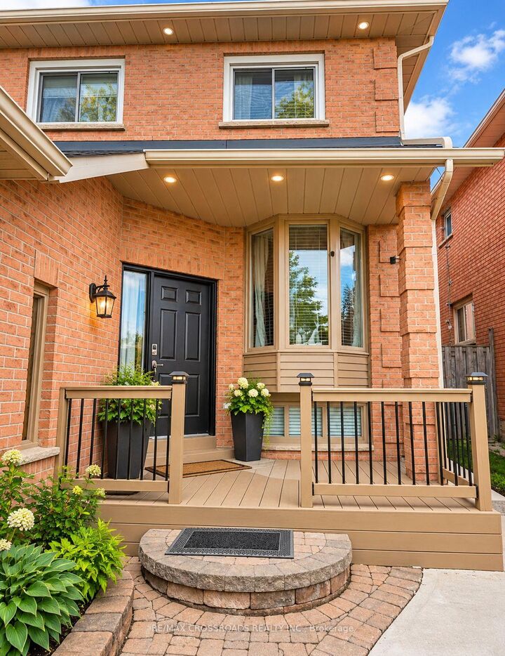 Property Photo:  11 Murkar Crescent  ON L1N 8Y4 