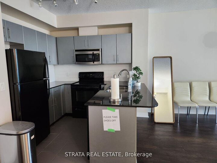 Property Photo:  12 Yonge Street 2101  ON M5E 1Z9 