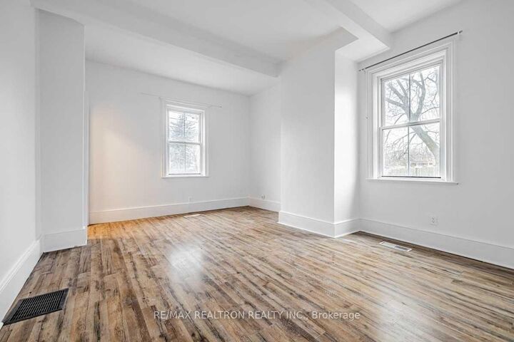 Property Photo:  14 John Street Front  ON L3T 1X8 