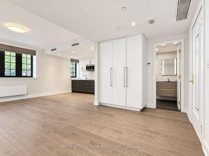 Property Photo:  2 Clarendon Avenue 107  ON M4V 1H9 
