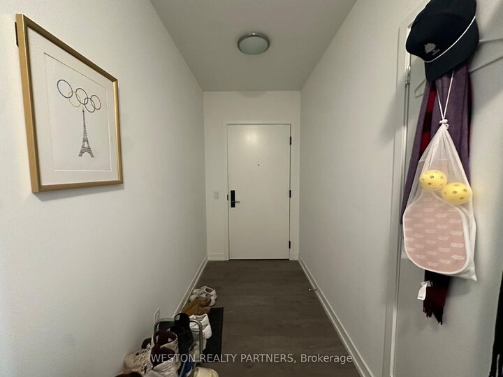Property Photo:  270 Dufferin Street 523  ON M6K 1Z6 