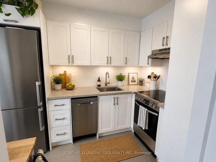 Property Photo: 20 Prince Arthur Avenue 9D ON M5R 1B1