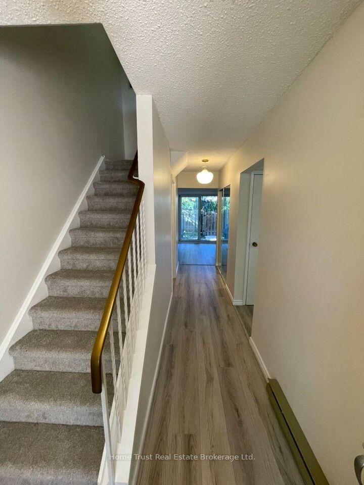 Property Photo:  2 Worton Avenue 18  ON N1H 7C5 
