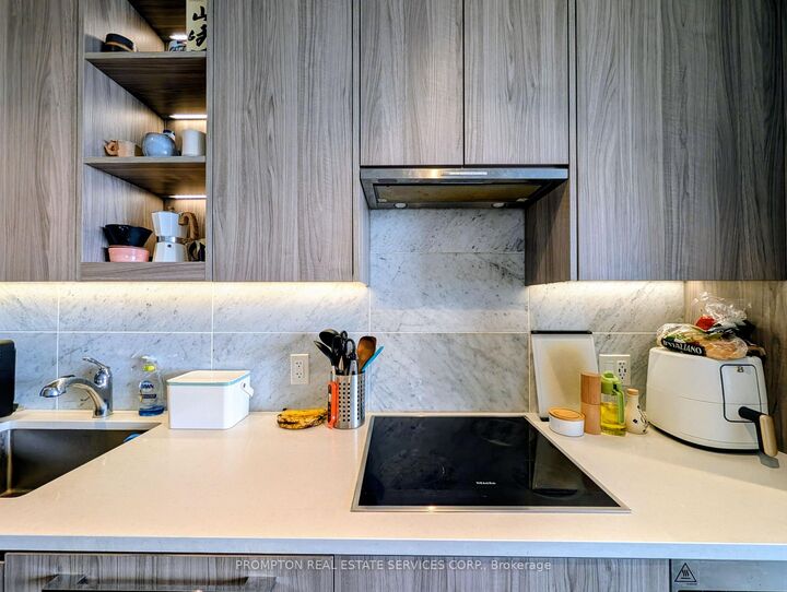 Property Photo:  85 McMahon Drive 1503  ON M2K 0H1 