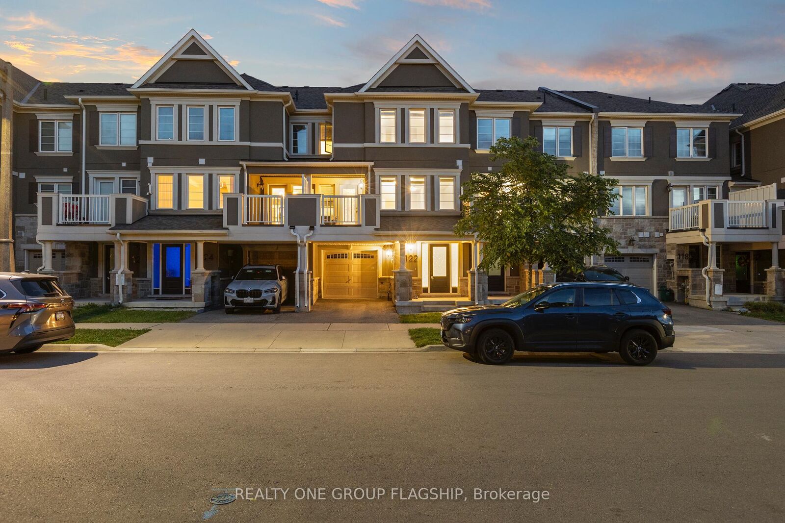 Property Photo:  122 Christopher Road  ON L6H 0Y1 