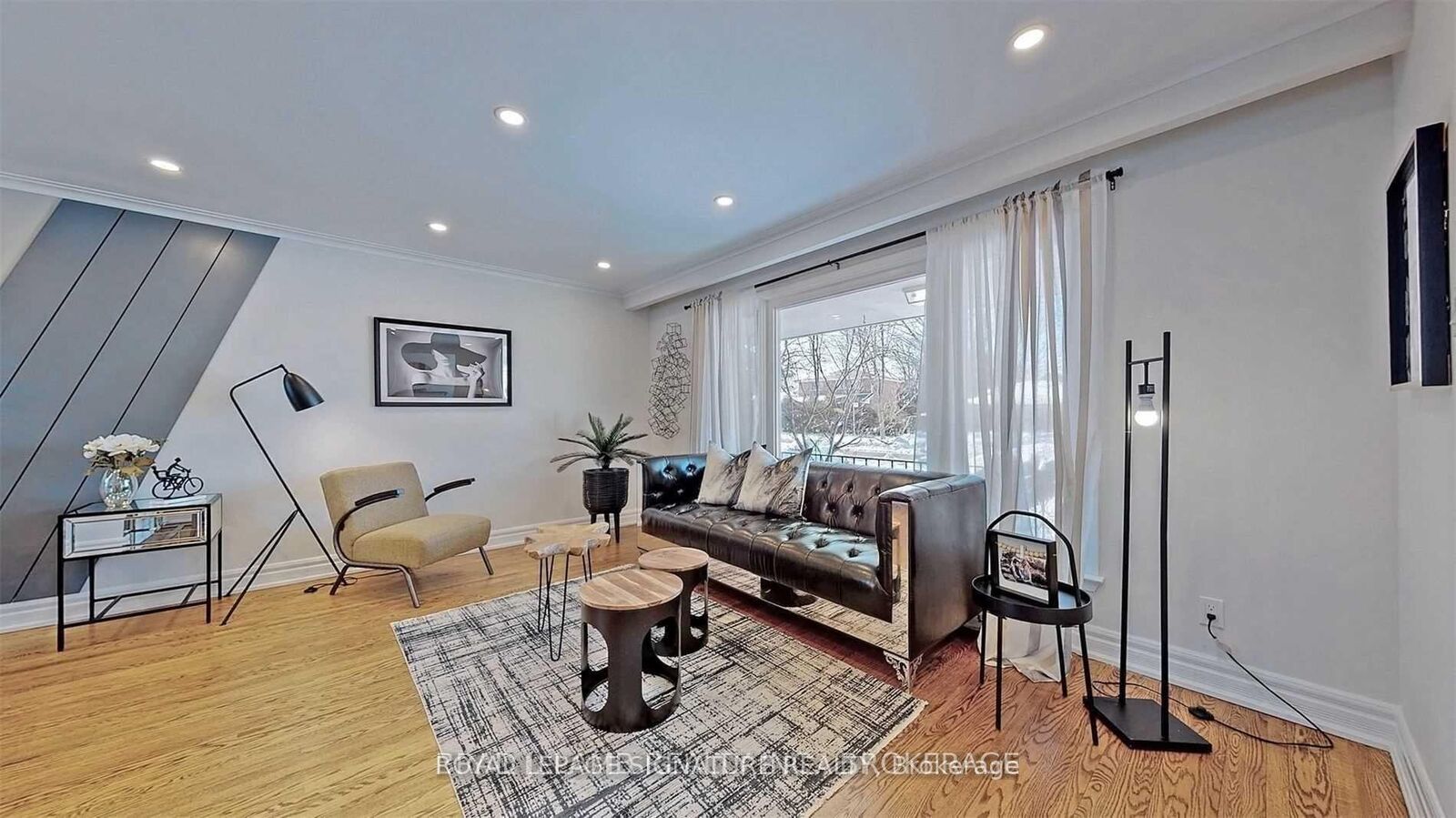 Property Photo: 17 Baroness Crescent Upper ON M2J 3K4