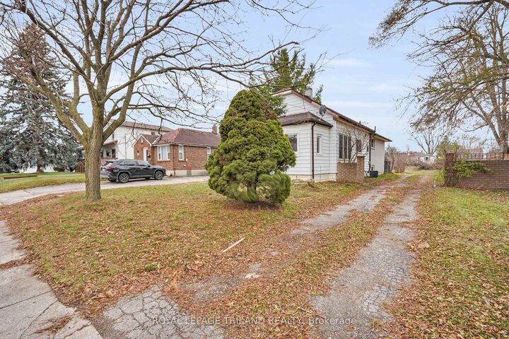 Property Photo:  459 Hale Street  ON N5W 1G6 