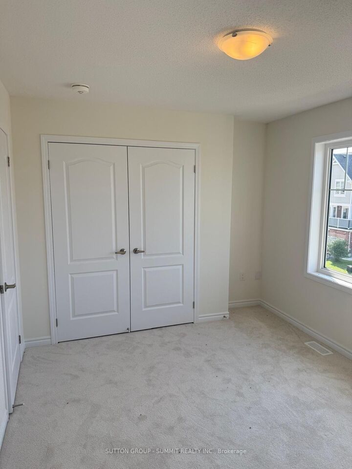 Property Photo:  72 Sandhill Crane Drive  ON L9Z 0K3 
