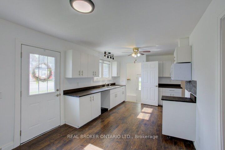 Property Photo:  387 Countess Street S  ON N0G 1R0 