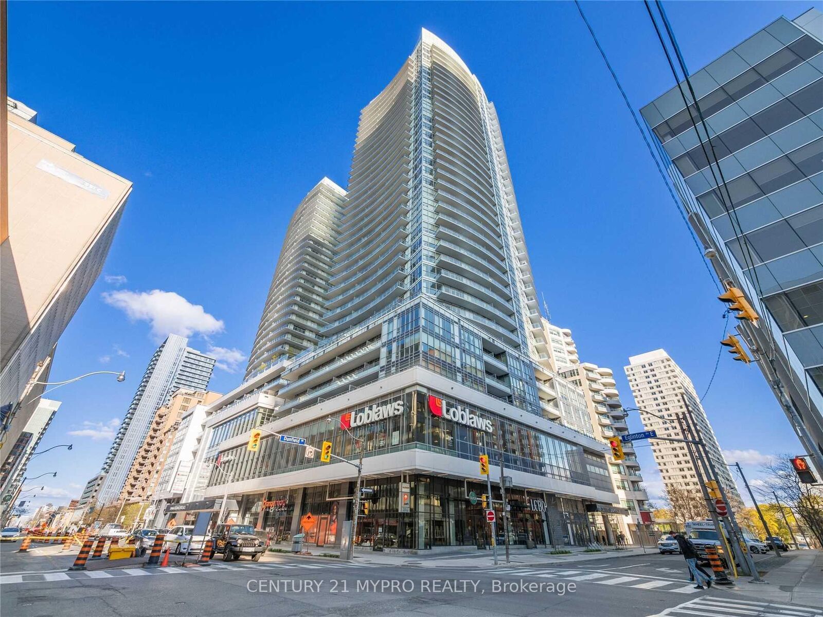 Property Photo: 89 Dunfield Avenue 2209 ON M4S 0A4