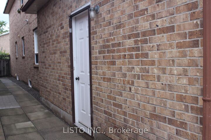 Property Photo:  63 Ebby Avenue  ON L6Z 3T7 