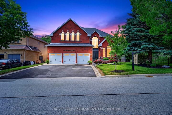Photo de la propriété: 94 Roberson Drive ON L1T 3Z6