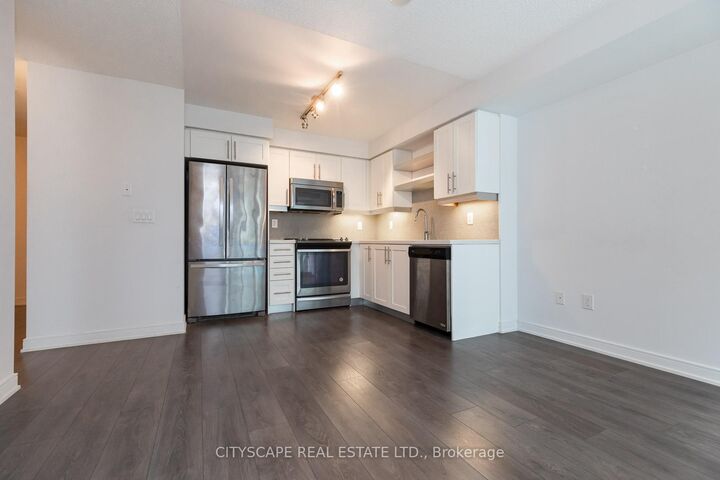 Property Photo:  525 Adelaide Street W 702  ON M5V 1T6 