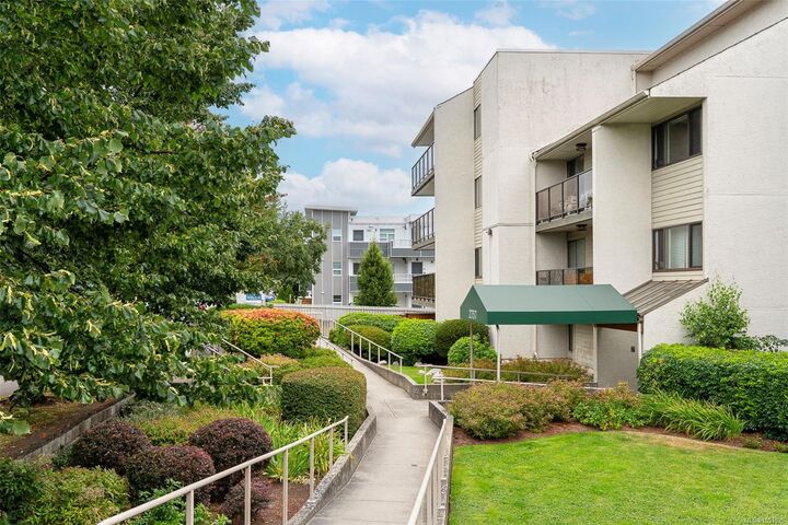Property Photo:  2757 Quadra St #104  BC V8T 4E5 