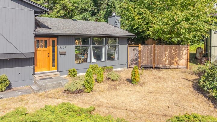 Property Photo:  3809 Morris Pl  BC V9T 3W2 