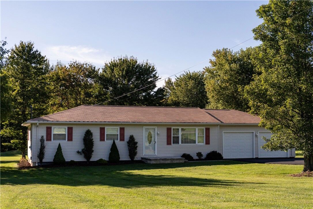 Property Photo:  733 Greenfield Rd  PA 16137 