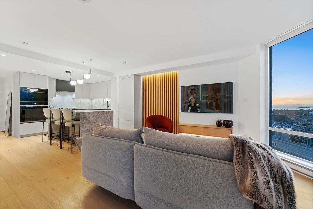 Photo de la propriété: 583 Beach Crescent 2607 BC V6Z 3E6