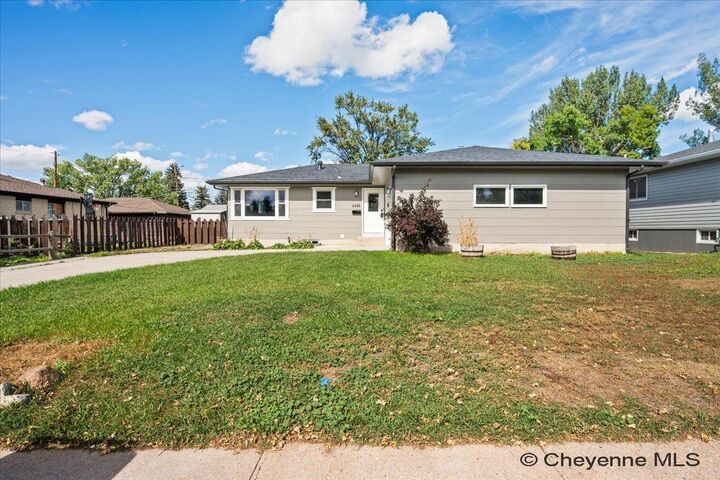 Property Photo: 4310 E 7th St WY 82001