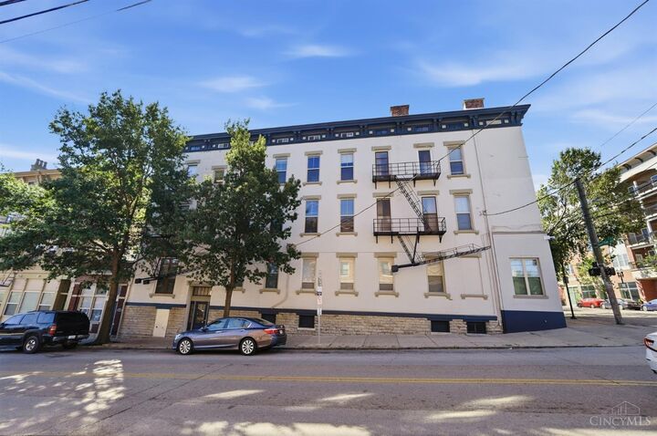 Property Photo:  5 E University Avenue  OH 45219 
