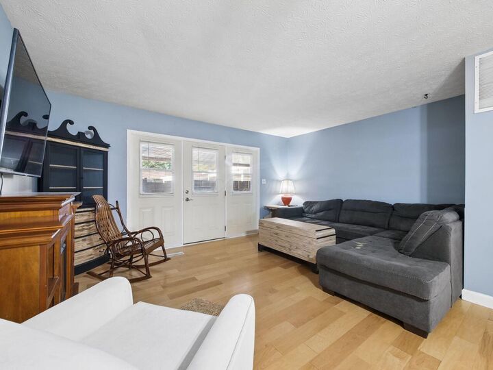 Property Photo:  1260 Woodbrook Lane  OH 43223 