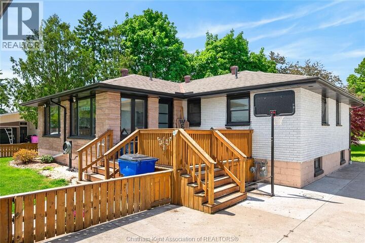 Property Photo:  944 McNaughton Avenue  ON N7L 0E4 