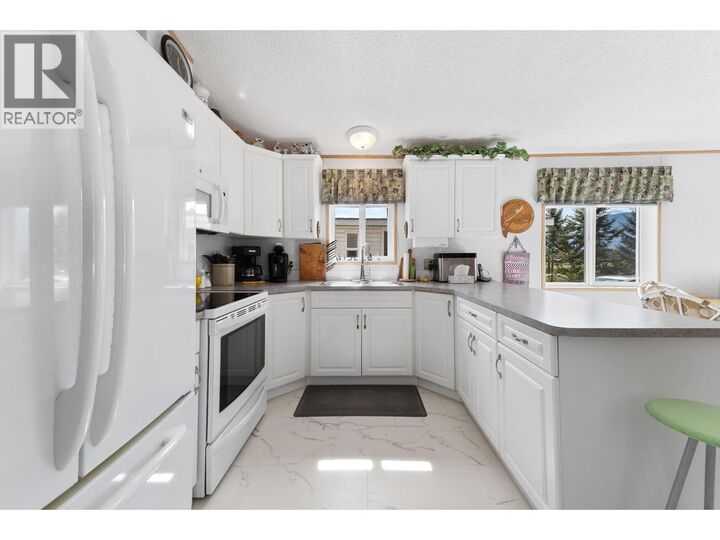 Property Photo:  445 6th Avenue North 88  BC V0B 1G3 