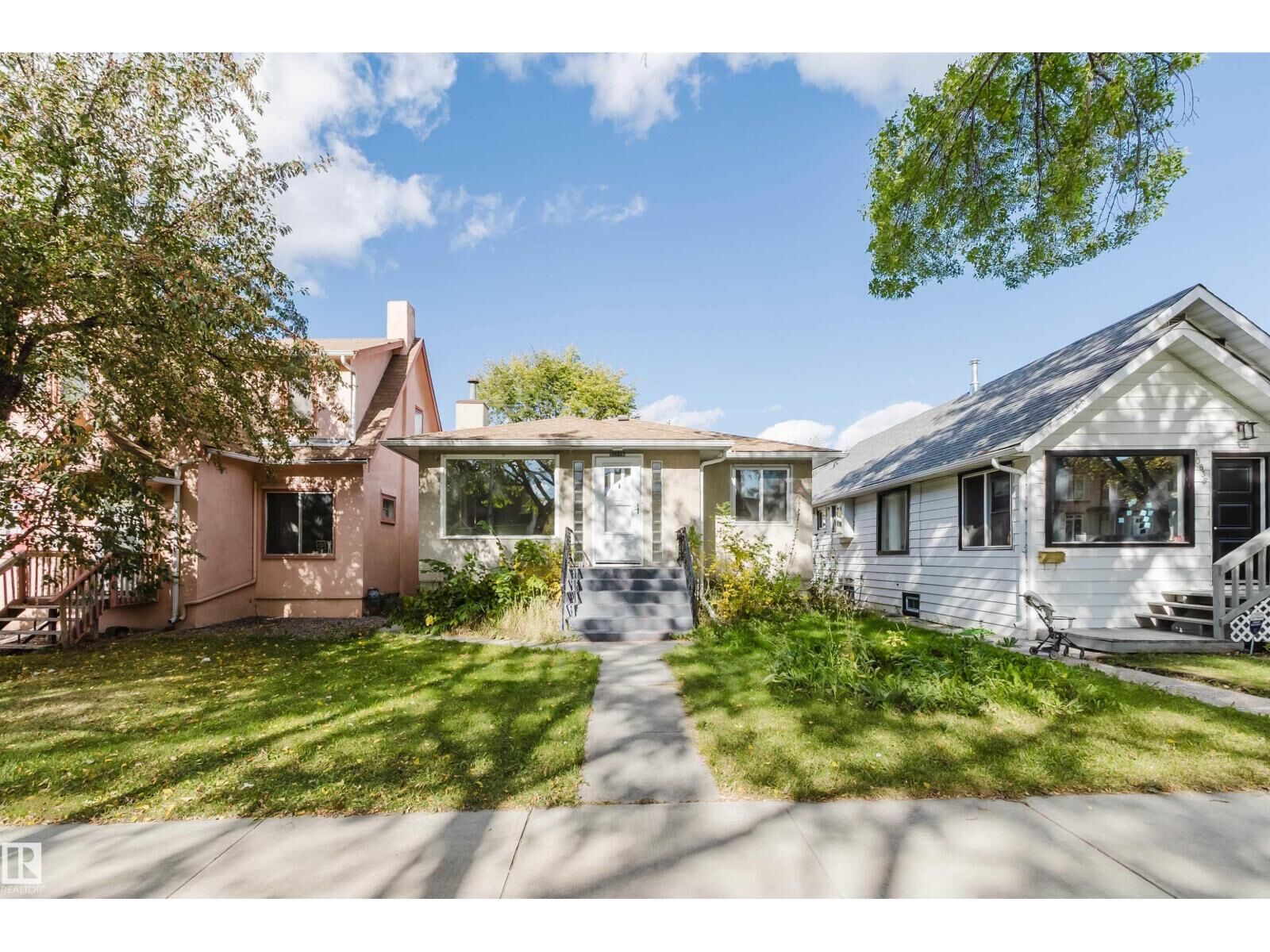 Property Photo:  10840 74 Av NW NW  AB T6E 1G9 