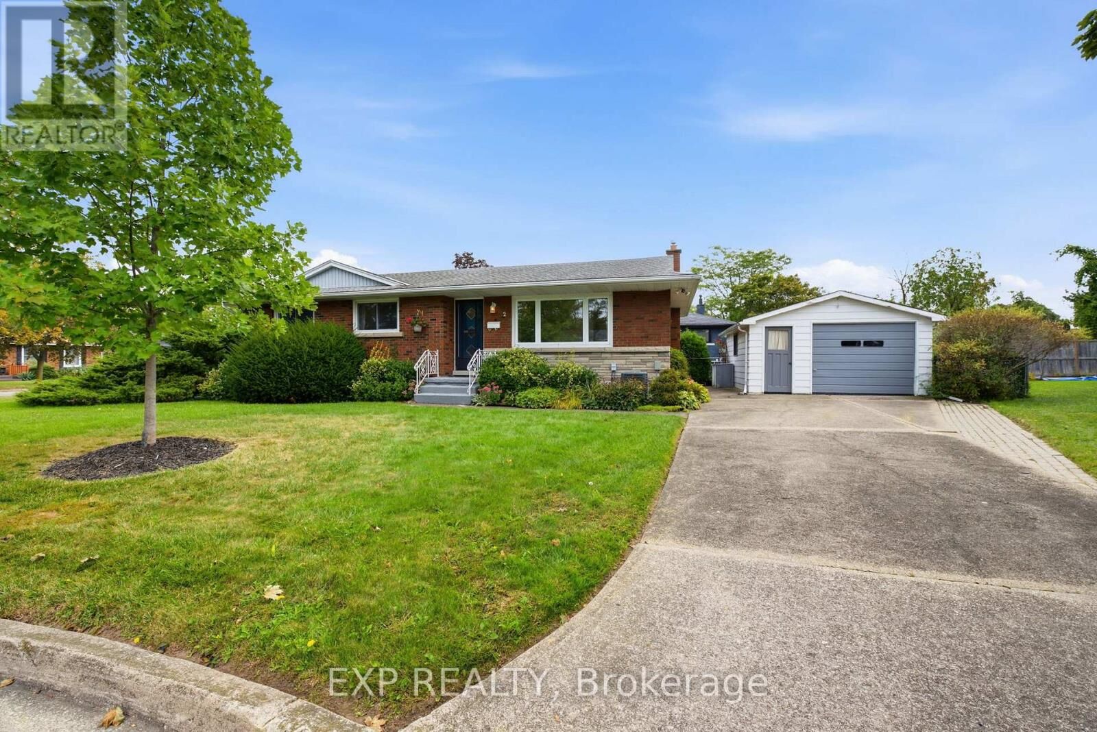 Property Photo:  2 Glengrove Circle  ON L2T 2Y9 