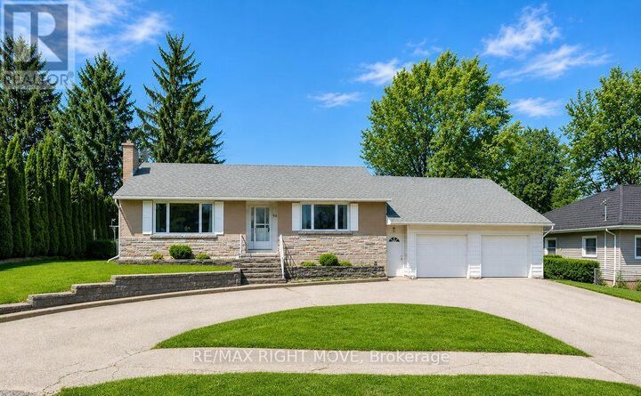 Property Photo:  94 Fittons Road East  ON L3V 2J5 