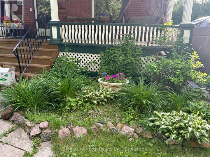 Property Photo:  239 Marks Street North  ON P7C 4E9 