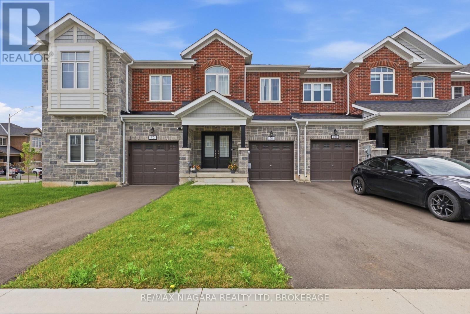 Property Photo:  56 Sapphire Way  ON L2V 0B8 