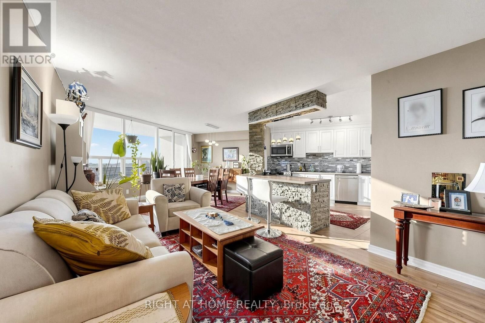Property Photo:  15 Vicora Linkway 1116  ON M3C 1A8 