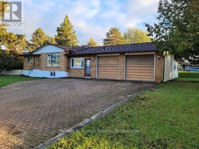 Property Photo:  66 Ross Street West  ON P8N 1V3 