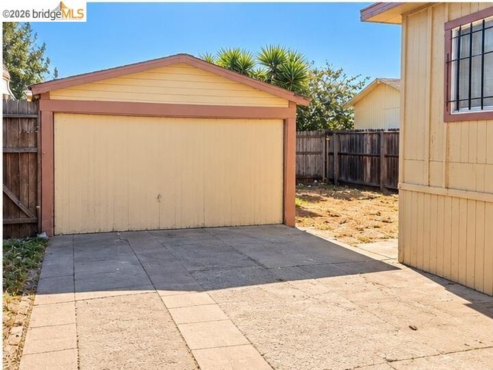 Property Photo:  6001 Holway St  CA 94621 