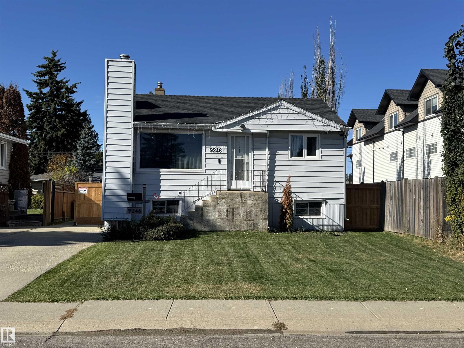 Property Photo:  9246 154 Street NW  AB T5R 1T5 