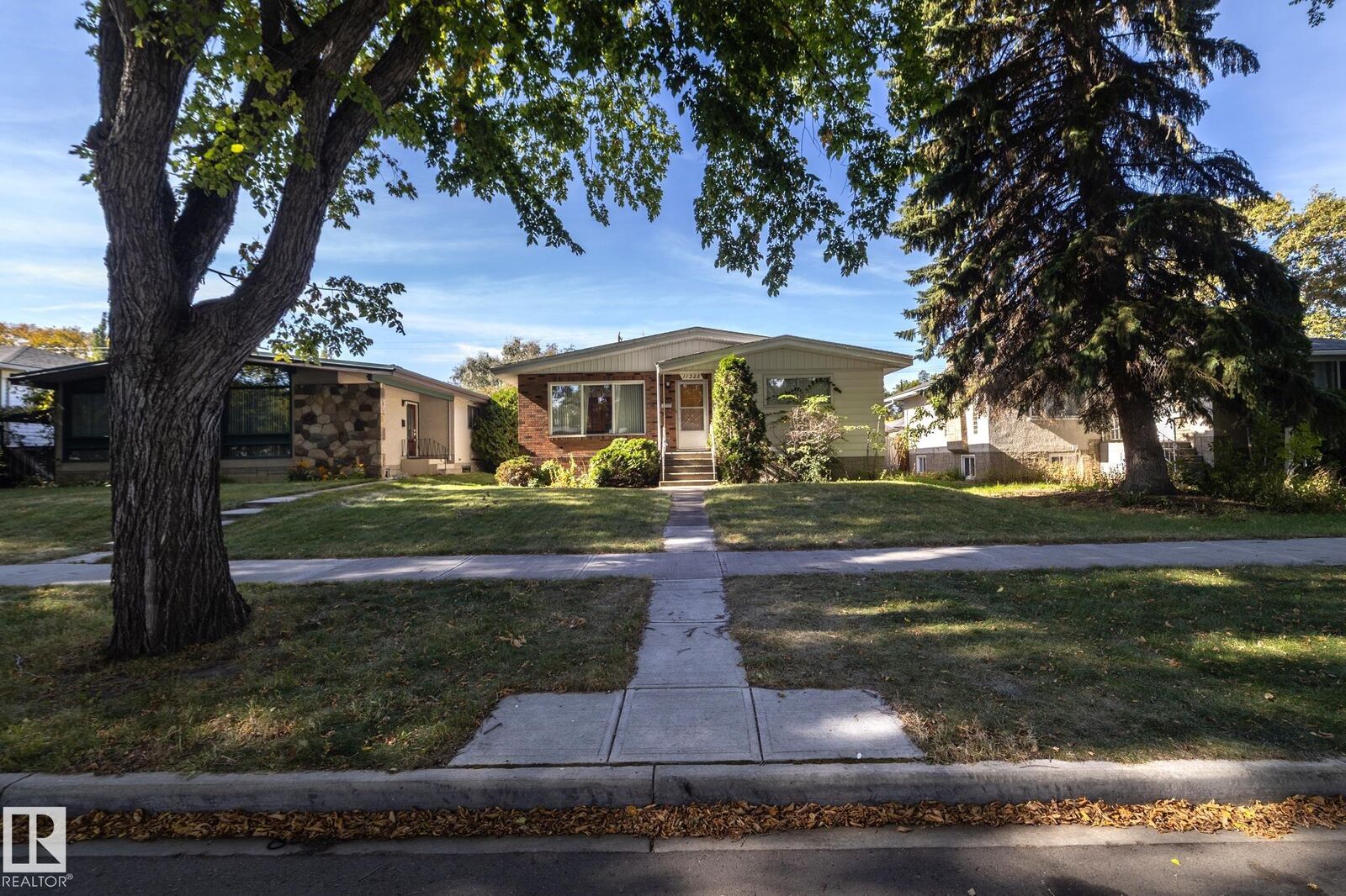 Property Photo:  11322 52 Street NW  AB T5W 3J1 