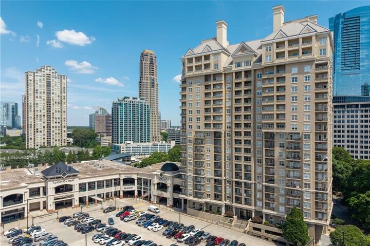 Property Photo: 3334 Peachtree Road NE 103 GA 30326