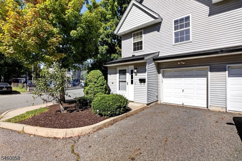 Property Photo:  4 Star Lake Rd E  NJ 07403 