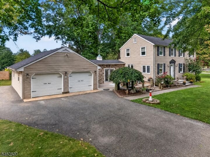 Property Photo:  3 Galloping Hill Rd  NJ 08833 