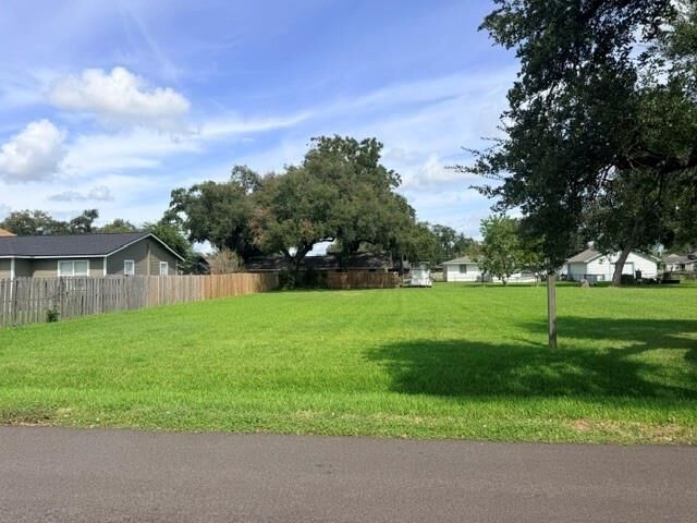 Property Photo: 506 And 510 Hinken Street TX 77531
