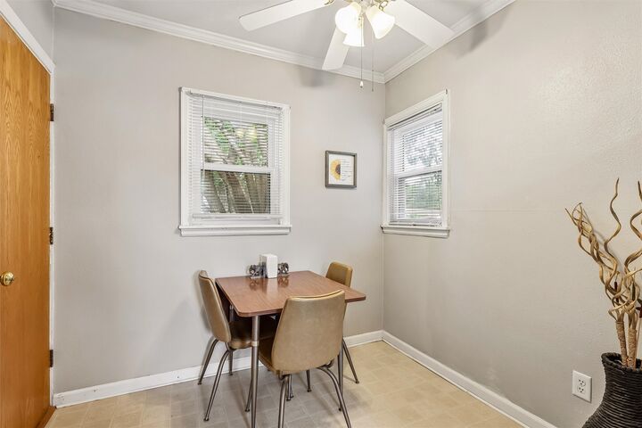 Property Photo:  617 Grand Avenue  IA 50265 