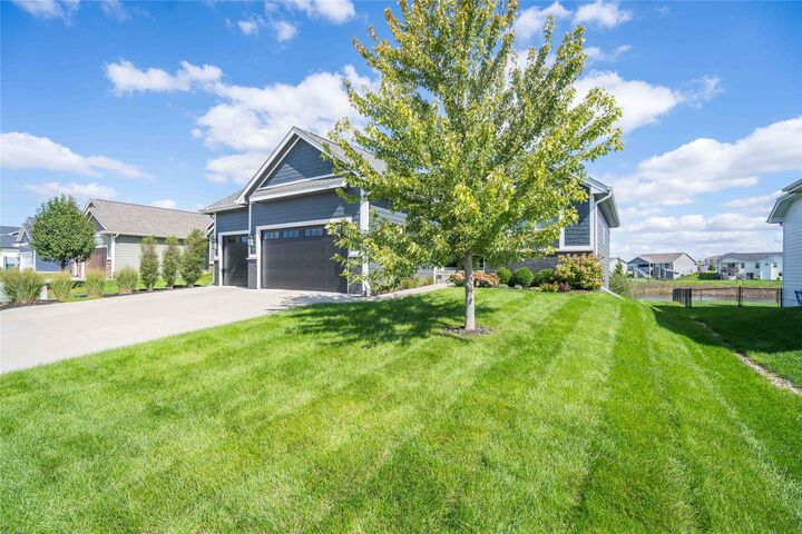 Property Photo:  2205 NW Greenwood Street  IA 50023 