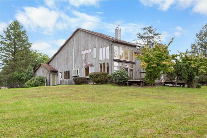 Property Photo:  377 Farmhouse Lane  PA 18091 
