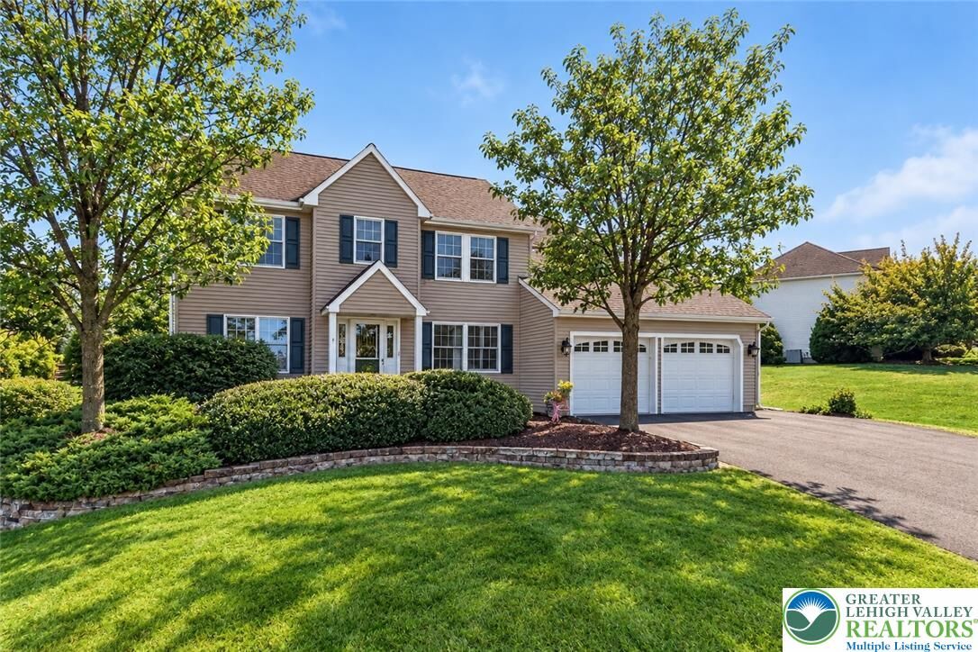 Property Photo:  407 Danielle Drive  PA 18064 