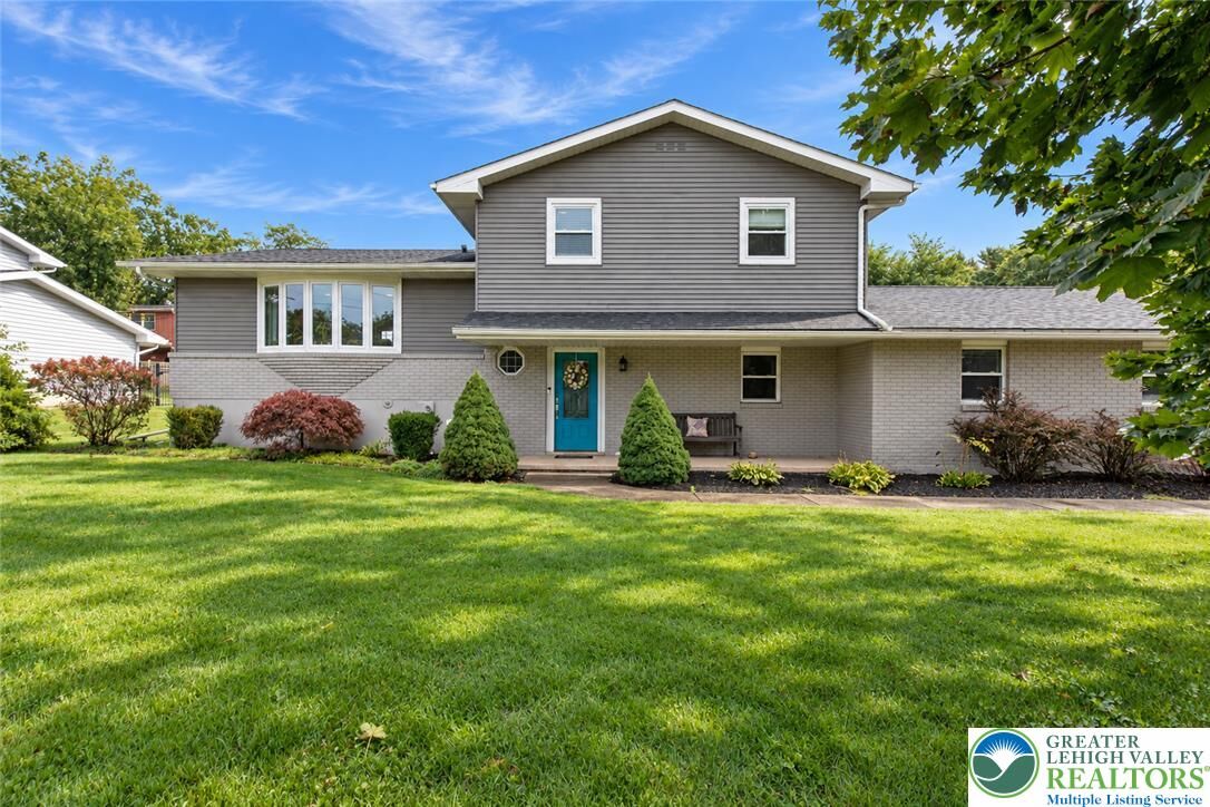 Property Photo:  2824 Center Street  PA 18017 