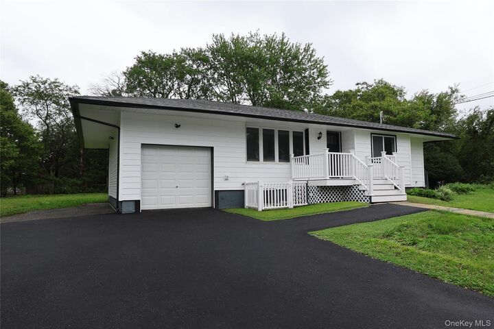 Property Photo:  1537 Agate Street  NY 11706 