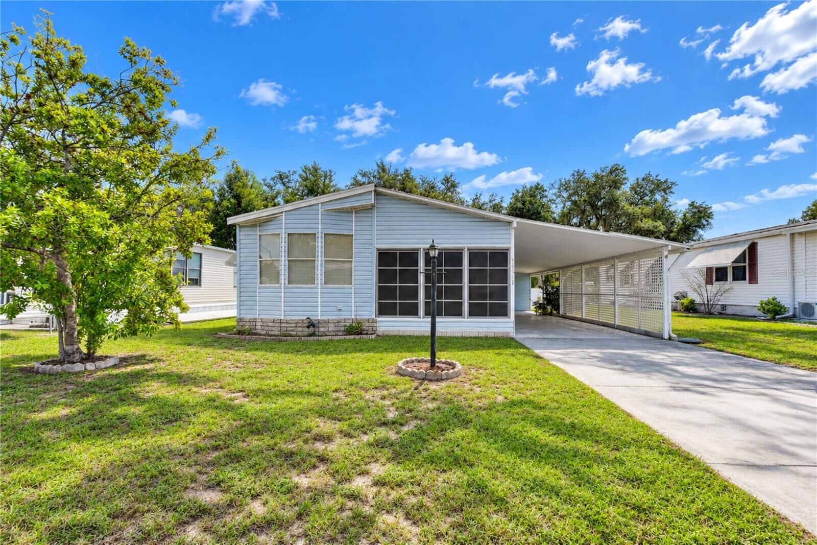 Property Photo:  38012 Lawanda Loop  FL 33542 