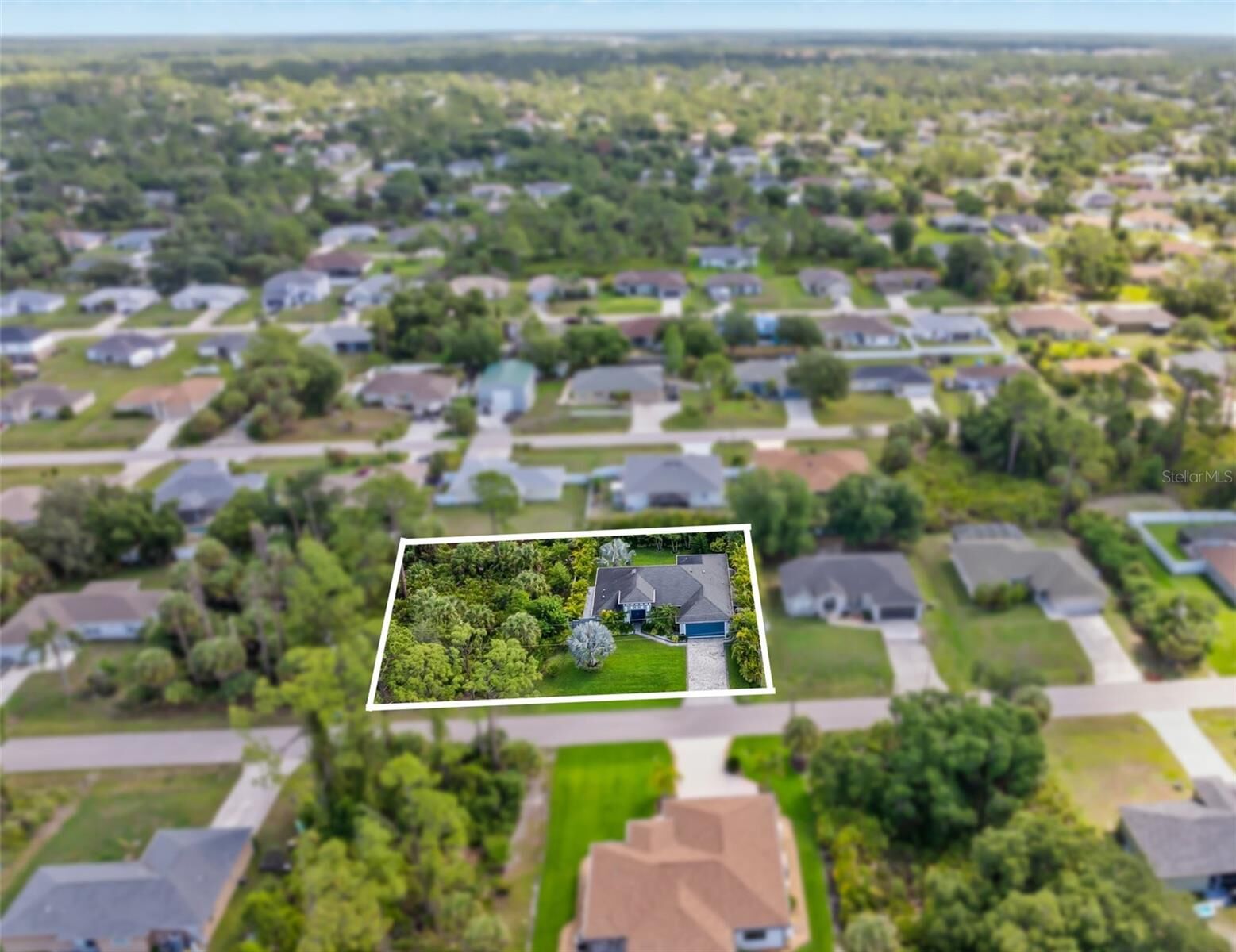 Property Photo: 2420 Sheila Lane FL 34286