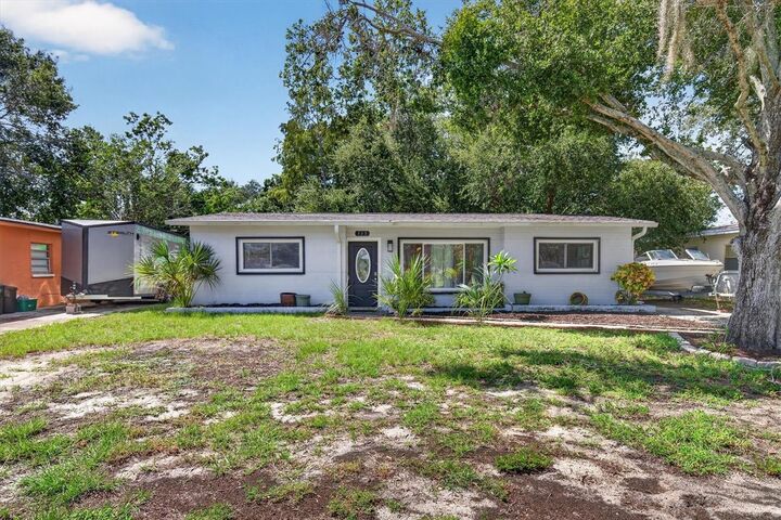Property Photo:  715 W Bayshore Drive  FL 34689 