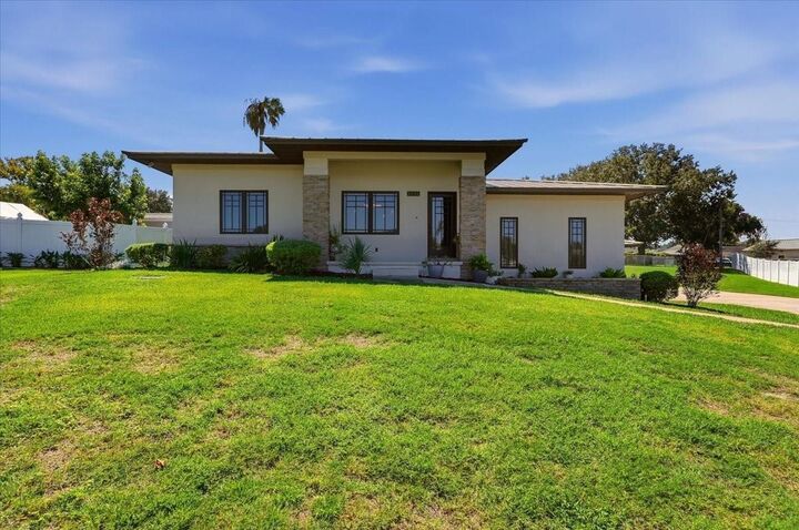 Property Photo:  3239 Summerland Hills Court  FL 33812 